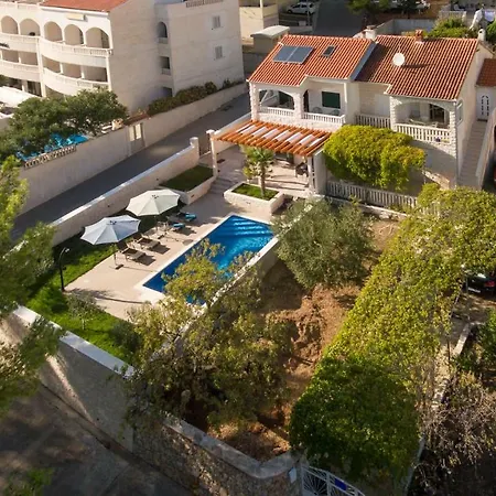 Apartment Bolero