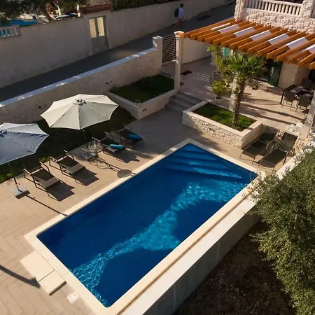 Apartment Bolero