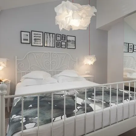 Apartment Bolero